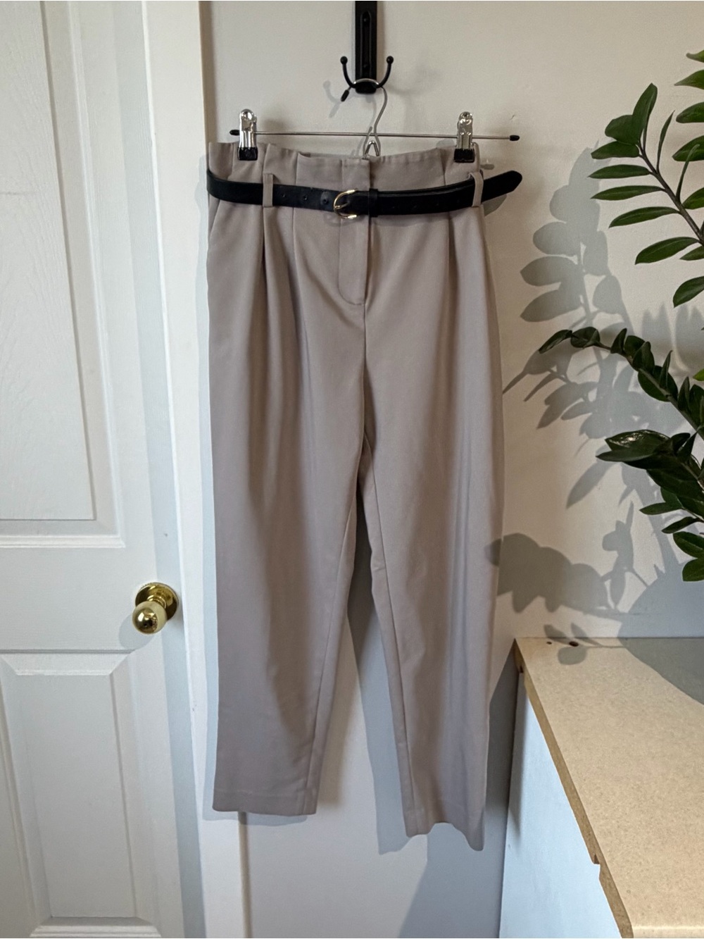 Ivanka Trump Sz 4 High Waisted Tapered Leg Pants
